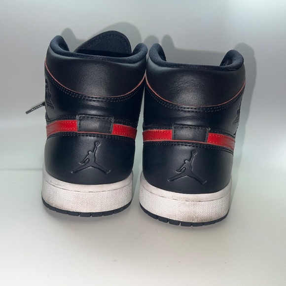 Jordan 1 Air Mid Retro 'Black Team Red' sz 8 Mens - Picture 2 of 7